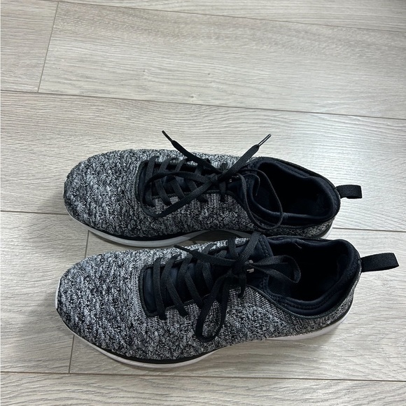 APL: Athletic Propulsion Labs Womens Techloom Phantom Running Training Sneakers - Picture 2 of 8